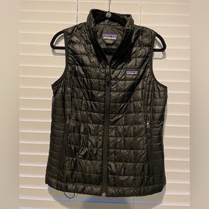 Women’s Patagonia Nano Puff Vest. Size Medium.